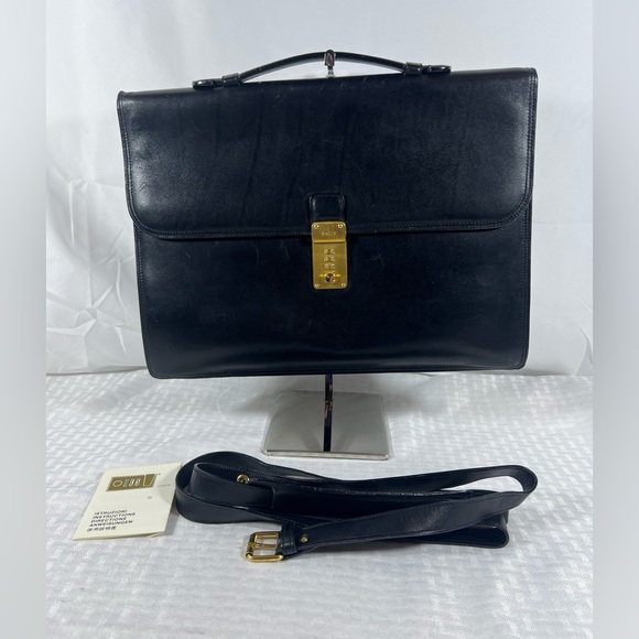 3042: Vintage Bally Black Leather Briefcase Attaché w/ Lock - scratched